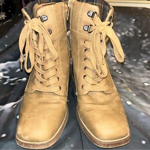 Crown Vintage Brand Brown boot womans 8.5